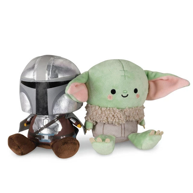Hallmark Better Together Star Wars™ The Mandalorian™ And Grogu™ Magnetic Plush, 5" 1 Hallmark Better Together Star Wars™ The Mandalorian™ And Grogu™ Magnetic Plush, 5"